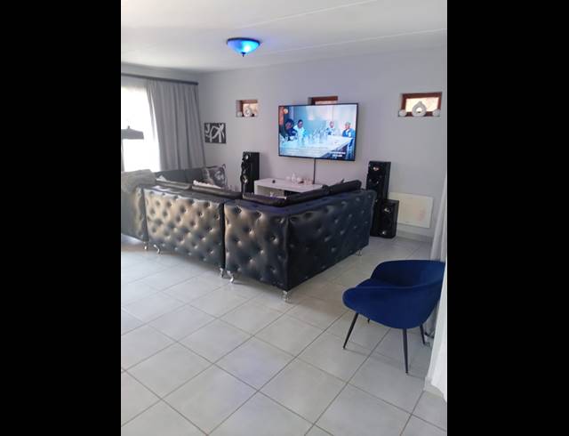 2 BEDROOM SECTIONAL TITLE FOR SALE IN NOORDRAND